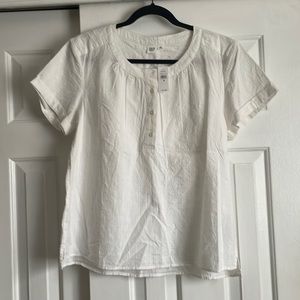 New with tags white cotton GAP top!